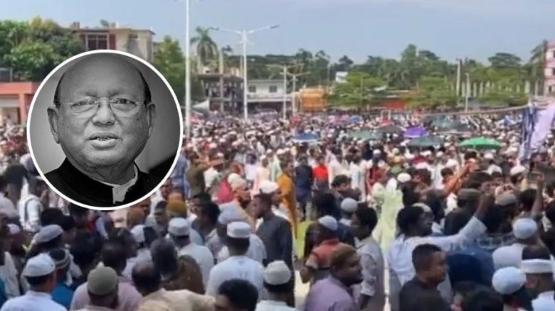 মা-বাবার পাশে চিরনিদ্রায় শায়িত তোফায়েল আহমেদ