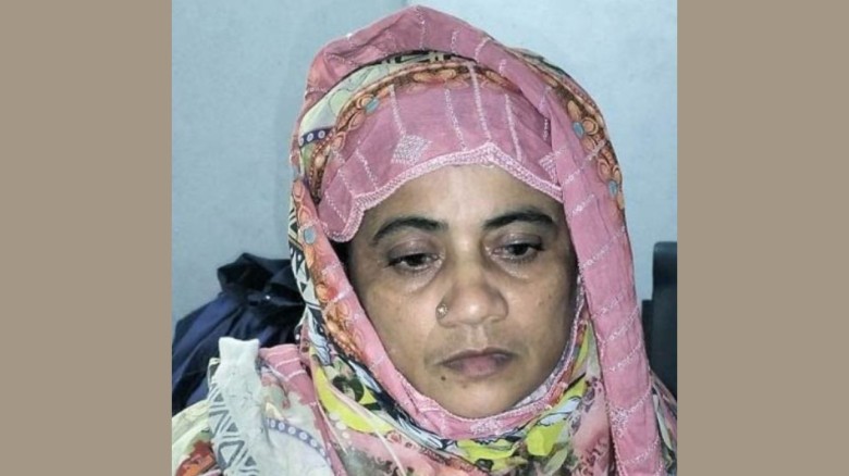 বগুড়ায় ইয়াবাসহ যুবলীগ নেতার স্ত্রী গ্রেপ্তার