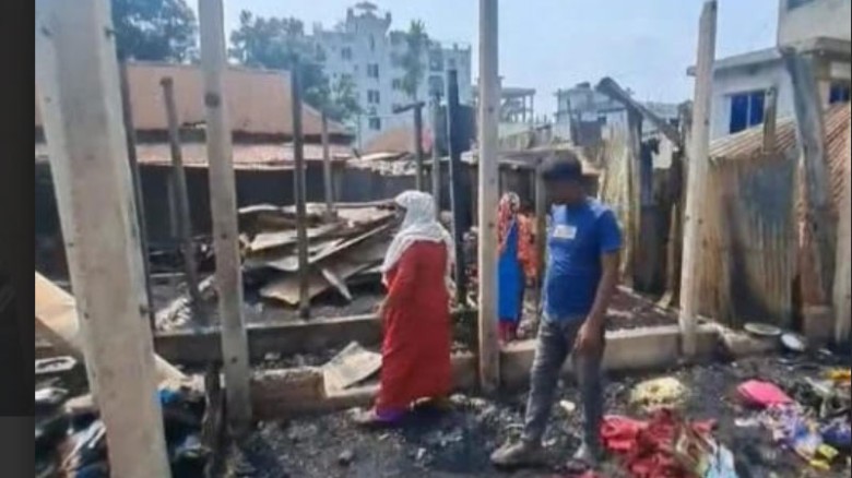 গাজীপুরে আগুনে পুড়লো কলোনির ১৮ ঘর