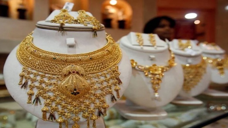 বিশ্ববাজারে কমল স্বর্ণ-রুপার দাম