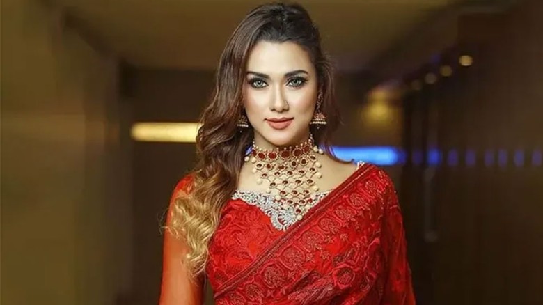 নায়িকা ববির বাসায় চুরি গ্রেফতার ২