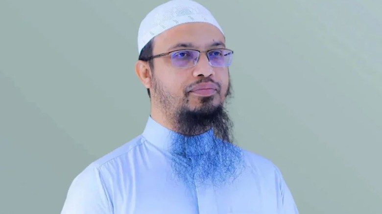 আসুন শিক্ষিত হওয়ার আগে মানুষ হই শায়খ আহমাদুল্লাহ