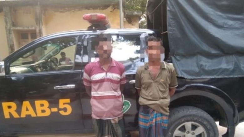 দুর্গাপুরে অ্যালকোহলসহ গ্রেফতার ২