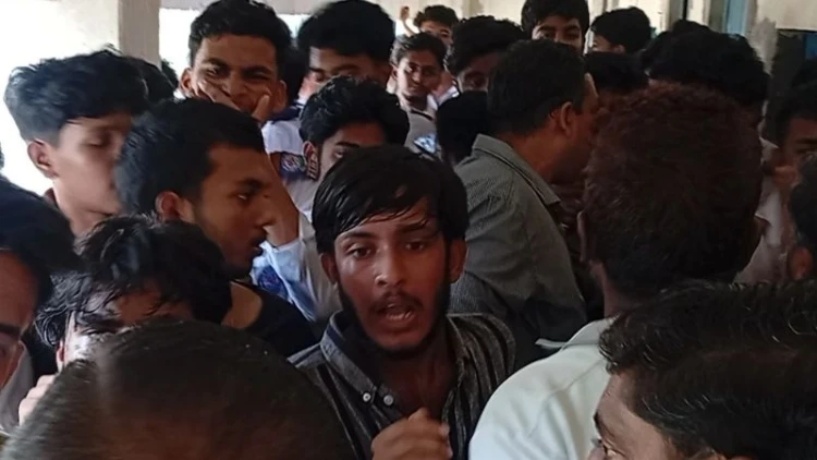 পরীক্ষা কেন্দ্রে বান্ধবী নিয়ে এনসিপি নেতার তুলকালাম