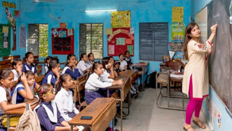 সরকারি প্রাথমিক বিদ্যালয়ে পরীক্ষা ফি চালু করার সিদ্ধান্ত