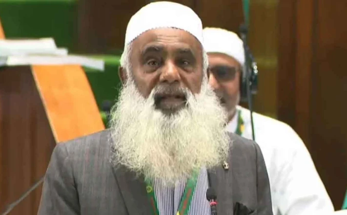 নিকাব পরা নারী সাংসদদের উদ্দেশ্যে বিএনপির এমপি— বুঝলাম না, আপনারা কারা?