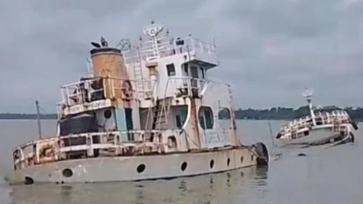 পিরোজপুরে জাহাজ থেকে যুবকের লাশ উদ্ধার