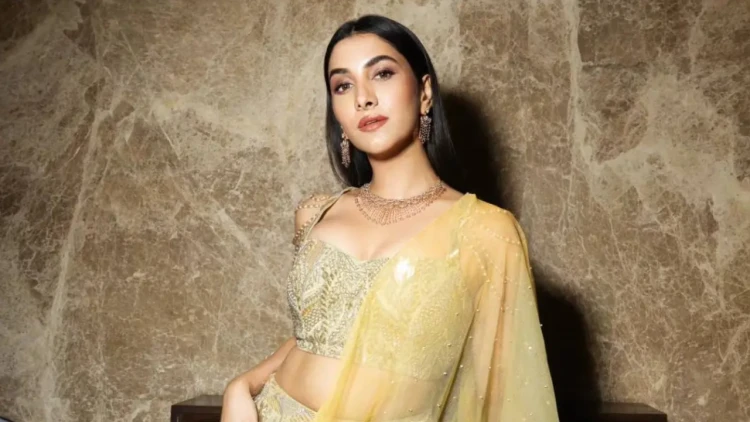 ‘মন খুলে সব বলতে পারি না’, আক্ষেপ রুক্মিণীর