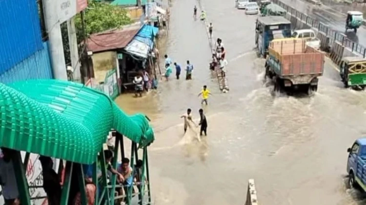 কালিয়াকৈরে লক্ষাধিক মানুষ পানি বন্দি