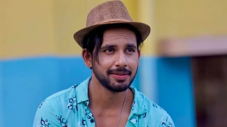 আদালতে আত্মসমর্পণ করলেন অভিনেতা আলভী