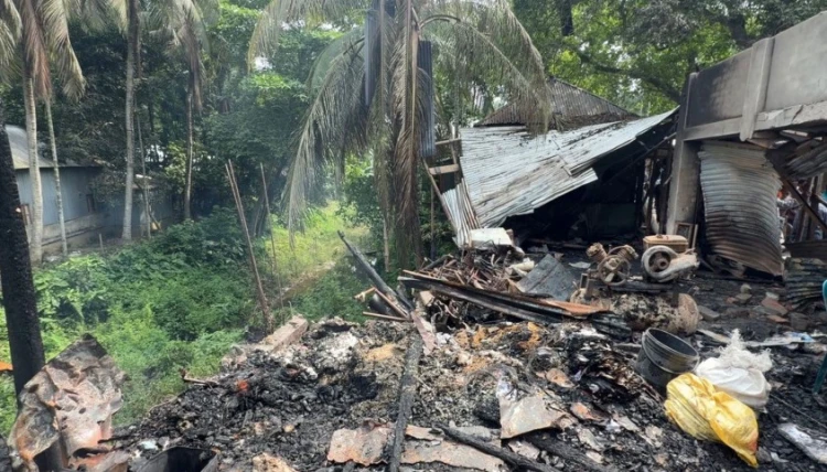 ফরিদপুরে দোকানে আগুন ও সিলিন্ডার বিস্ফোরণে নিহত ১, আহত ৫