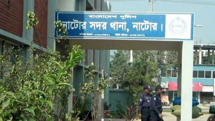 এক ওড়নায় ঝুলন্ত স্বামী-স্ত্রীর লাশ উদ্ধার