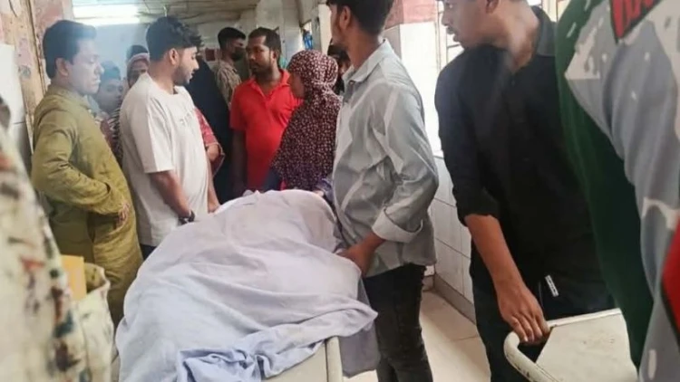 গাজীপুরে দেয়াল ধসে গৃহবধূর মৃত্যু