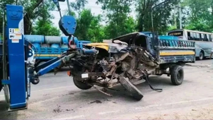 গোপালগঞ্জে দুই গাড়ির সংঘর্ষে আহত ৫