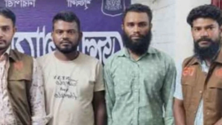 জামালপুরে ভারতীয় মদসহ দুই যুবক আটক