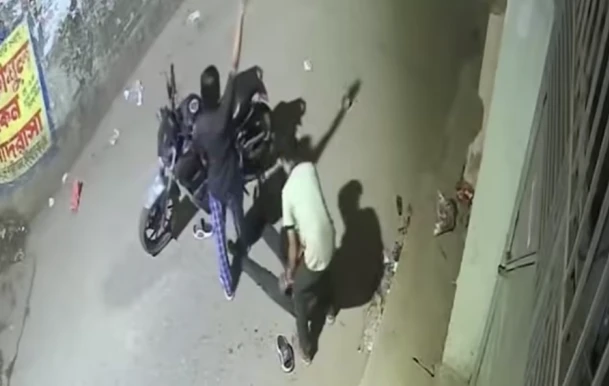 চলন্ত মোটরসাইকেলে ইট নিক্ষেপ: চিকিৎসাধীন রাফির মৃত্যু