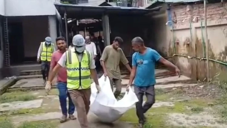অডিটোরিয়ামের পাশ থেকে যুবকের লাশ উদ্ধার