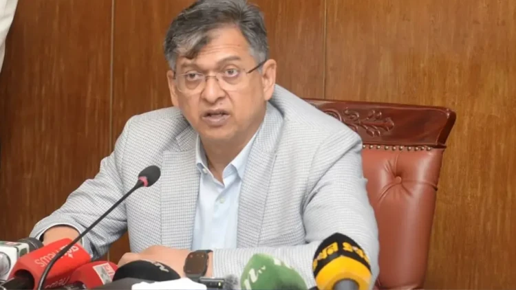 বেনজীরকে ফেরাতে আইনি প্রক্রিয়া চলমান: স্বরাষ্ট্রমন্ত্রী