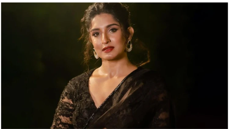 অভিনেত্রীর ফ্ল্যাটে ব্যবসায়ীর রহস্যজনক মৃত্যু,