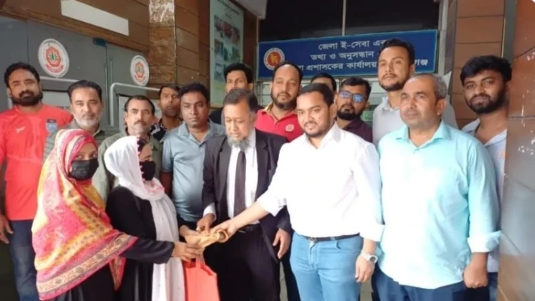 দুস্থ নারীর সহায়তায় মুস্তাফিজুর রহমান ফাউন্ডেশন