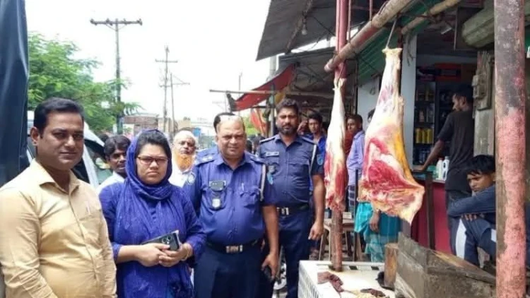 কটিয়াদীতে পচা মাংস বিক্রির দায়ে জরিমানা
