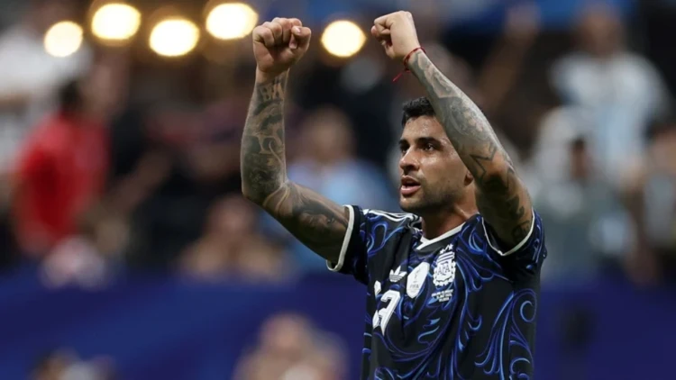 নেভিলের কটু মন্তব্যের কড়া জবাব রোমেরোর