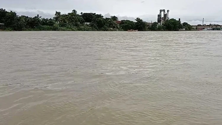 ৩ নদীর পানি বিপৎসীমার ওপরে, উত্তরাঞ্চল ও উত্তর-পূর্বাঞ্চলে বন্যার শঙ্কা
