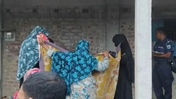 অন্তঃসত্ত্বা স্ত্রীকে কুপিয়ে হত্যা, স্বামী আটক