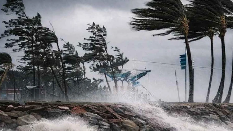 ৬০ কিমি বেগে ঝড়ের পূর্বাভাস, নদীবন্দরে সংকেত