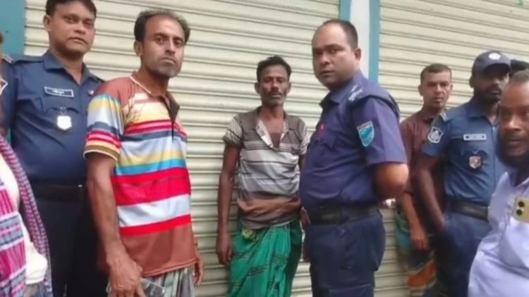 কটিয়াদীতে মাদক ব্যবসায়ী আটক, সংবাদ সংগ্রহে পুলিশের বাধার অভিযোগ