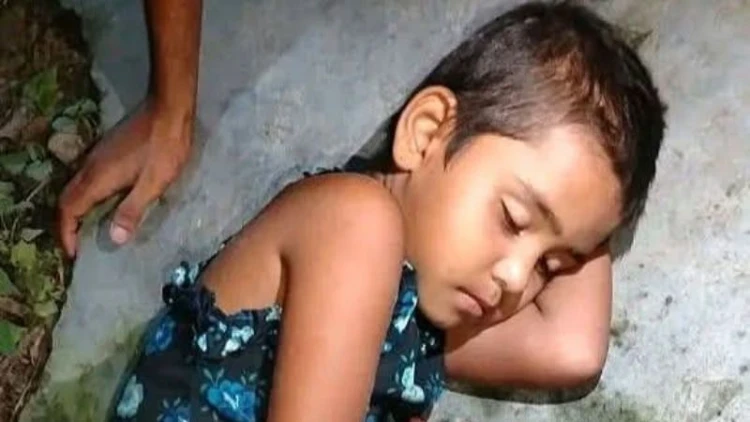 বাবার কোলে ফিরল সৈয়দপুরে উদ্ধার হওয়া শিশু