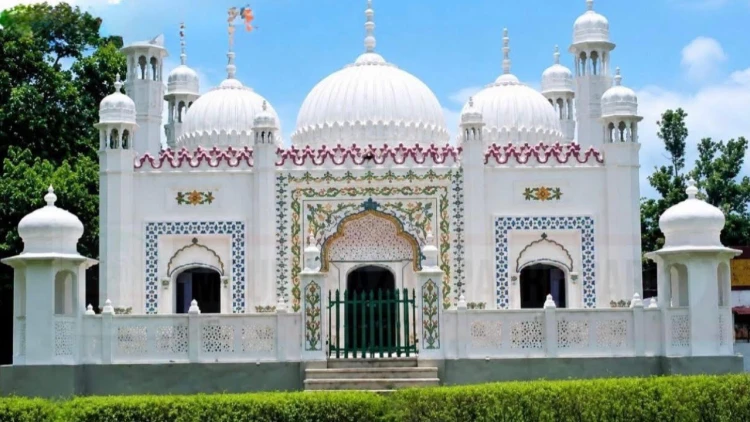 মৌলভীবাজারে এক মসজিদে দুই বার জুম্মার নামাজ