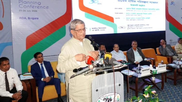 গ্রামকে উন্নত অর্থনীতি ও শহুরে সুবিধায় রূপান্তরের তাগিদ মির্জা ফখরুলের