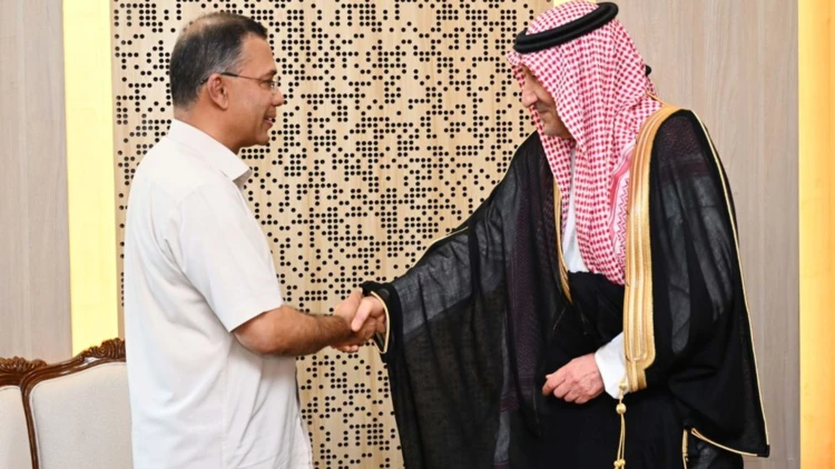 প্রধানমন্ত্রীর সঙ্গে সৌদির উপ-পররাষ্ট্রমন্ত্রীর সৌজন্য সাক্ষাৎ