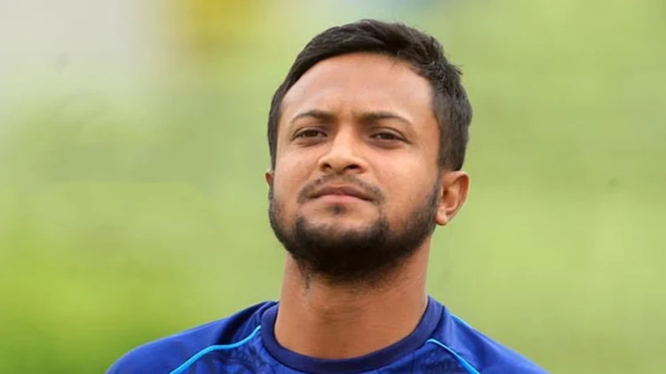 মাগুরায় সাকিব আল হাসানের বাড়িতে পেট্রোলবোমা ও আগুন