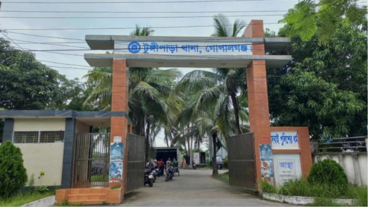টুঙ্গিপাড়ায় জুলাই তোরণে অগ্নিসংযোগের ঘটনায় আসামি ৭৫
