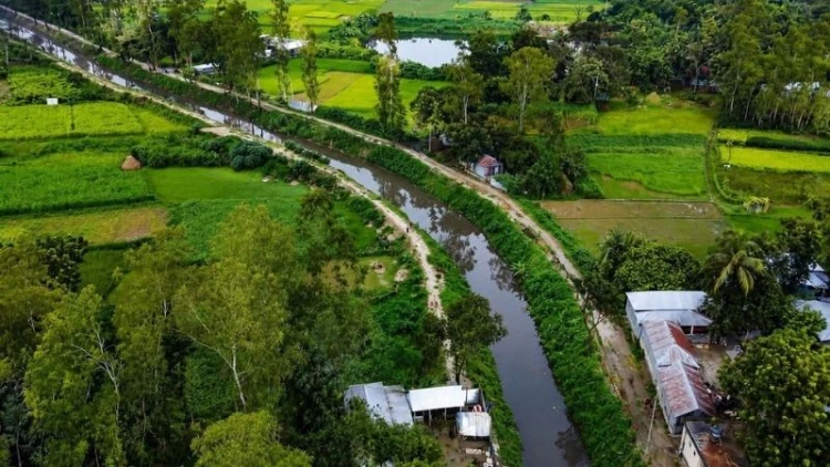 শাহজাদপুরে খালে প্রাণের স্রোত, কাজ শেষে ২০ লাখ টাকা ফেরত