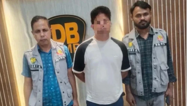 বিমানবন্দর থেকে শীর্ষ সন্ত্রাসী বড় সাজ্জাদের ফুফাতো ভাই আটক