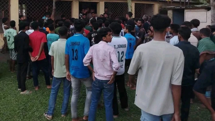 মুচলেকা দিয়ে মুক্তি পেলেন তালাবদ্ধ শিক্ষকরা