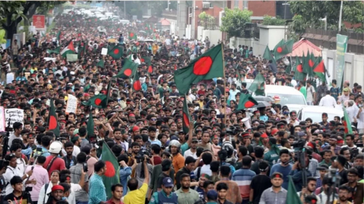 জুলাই যোদ্ধা ও শহীদ পরিবারের বিমান ভাড়ায় ৫০ শতাংশ ছাড়ের ঘোষণা