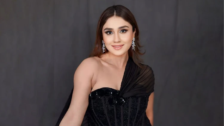 নামবিভ্রাটে ট্রেনে হামলার ঘটনায় আলোচনায় 'ভুল' অভিনেত্রী অন্তরা ব্যানার্জি