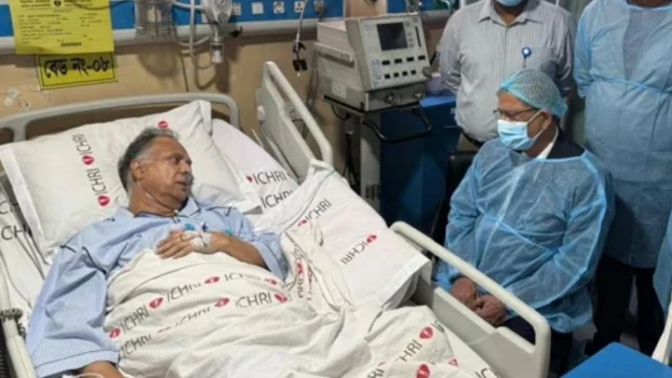 হাসপাতালে চিকিৎসাধীন বিদ্যুৎমন্ত্রীকে দেখতে গেলেন রাষ্ট্রপতি