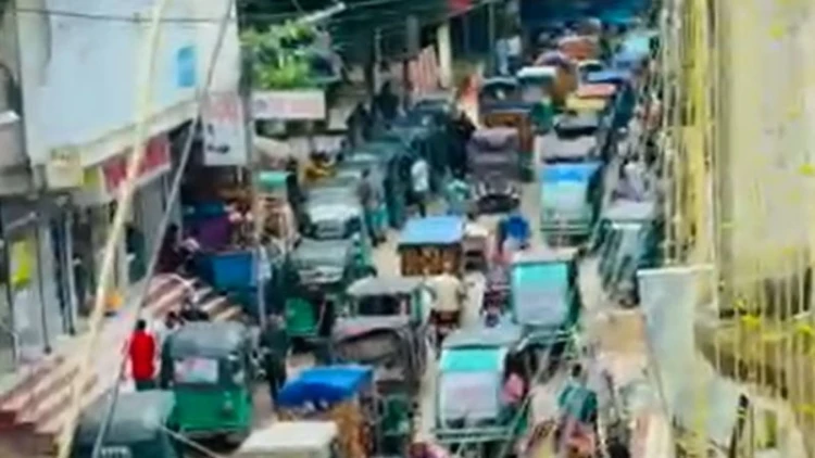 কিশোরগঞ্জে অটোরিকশার দাপটে তীব্র যানজট ও জনদুর্ভোগ