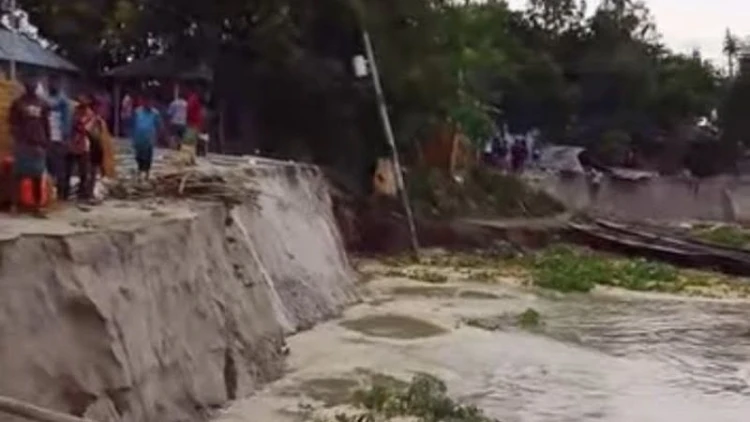 তিস্তায় বিলীন ৯০ পরিবারের বসতভিটা, ঝুঁকিতে আরও ২০০ পরিবার