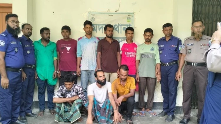 নেত্রকোনায় ইয়াবাসহ পাঁচ মাদক কারবারি আটক