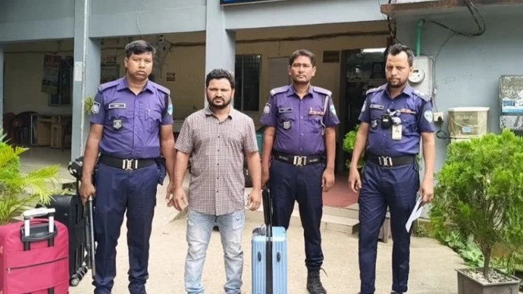 ভারতে পালিয়ে যাওয়ার সময় হত্যা মামলার আসামি গ্রেপ্তার