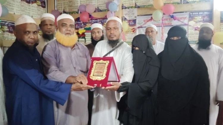 ১০ মাসে কোরআনের হাফেজা ১৪ বছরের তানজিলা