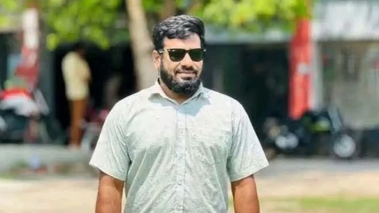 পদ্মায় পিলারে নৌকার ধাক্কা, ছাত্রদল নেতা নিখোঁজ