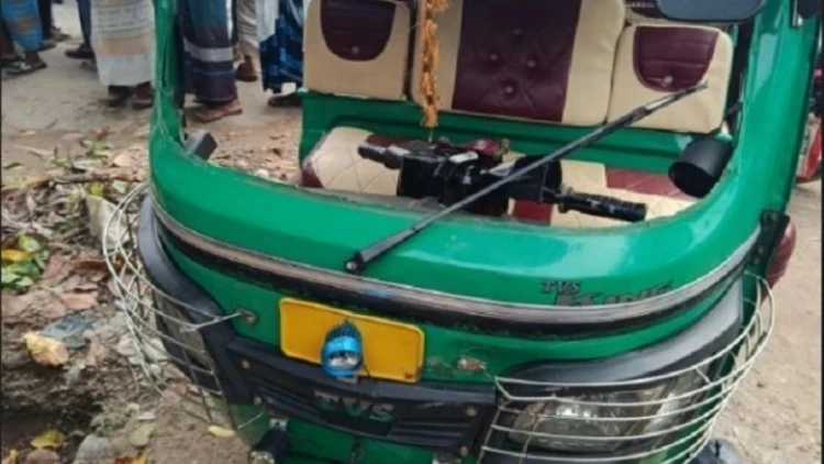 কুষ্টিয়ায় ত্রিমুখী সংঘর্ষে সিএনজিযাত্রী নিহত