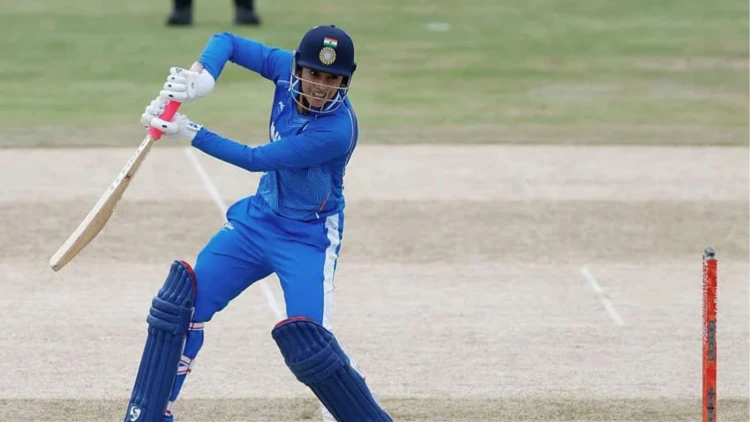 নারী টি-টোয়েন্টিতে নতুন ইতিহাস শীর্ষে স্মৃতি মান্ধানা